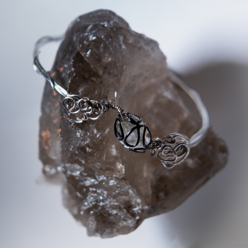 Handmade Silver Armlet with Glass Bead: Armlet/Bangle